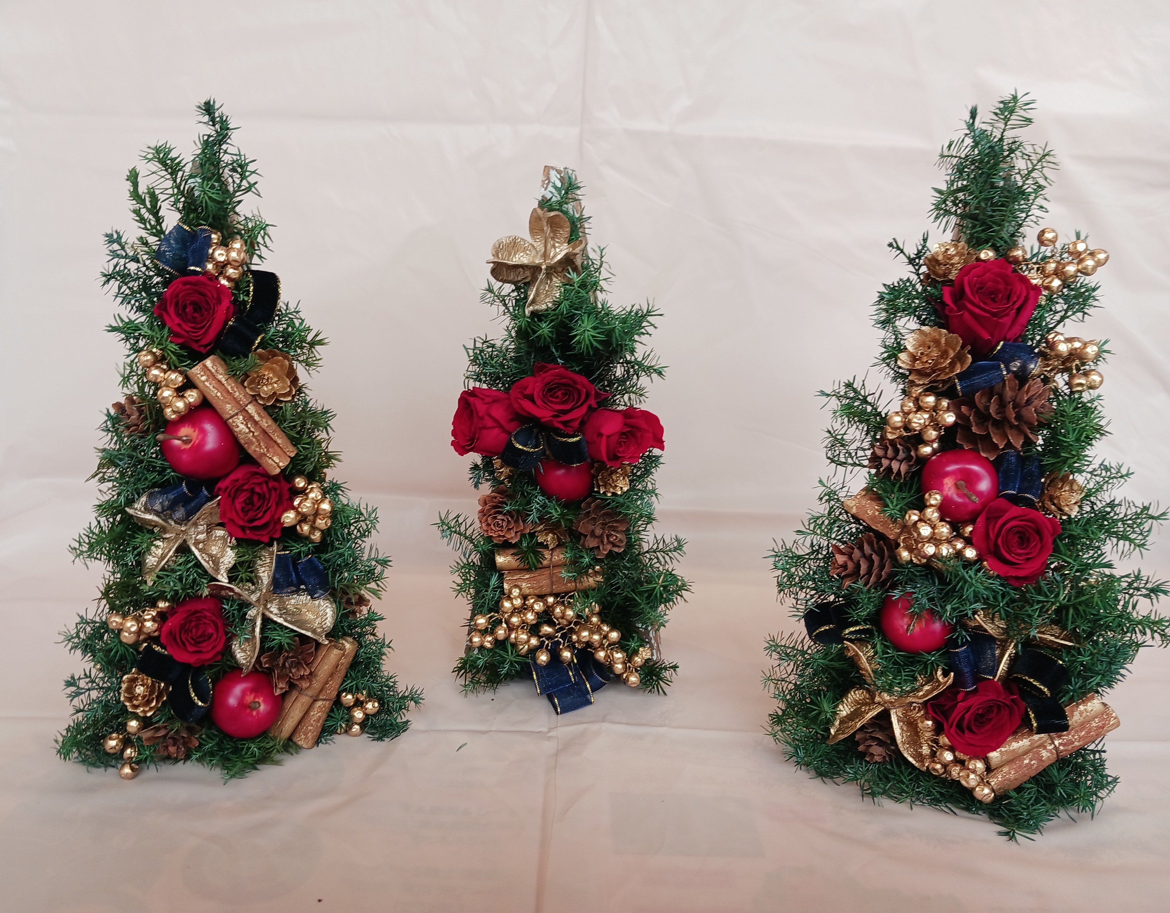 フラワー教室「クラッシックモダンなノエルのツリー風アレンジメント」