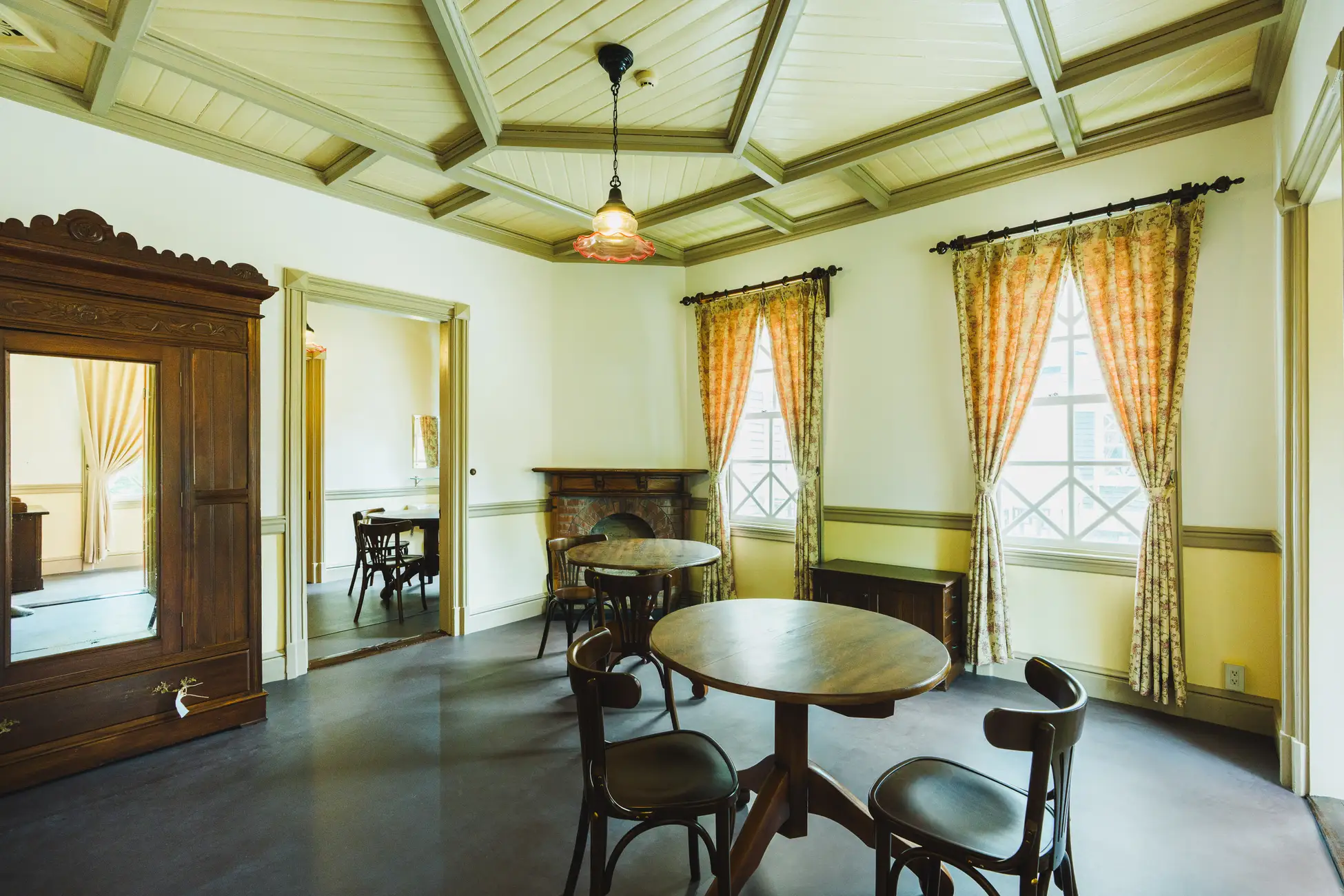 【軽井沢】120年の歴史を紡ぐ重要文化財「旧三笠ホテル」、10月1日に5年半ぶりリニューアルオープン。新設カフェやバリアフリー設備強化など、誰もが憩い、歴史に親しめる文化交流拠点へ。 5