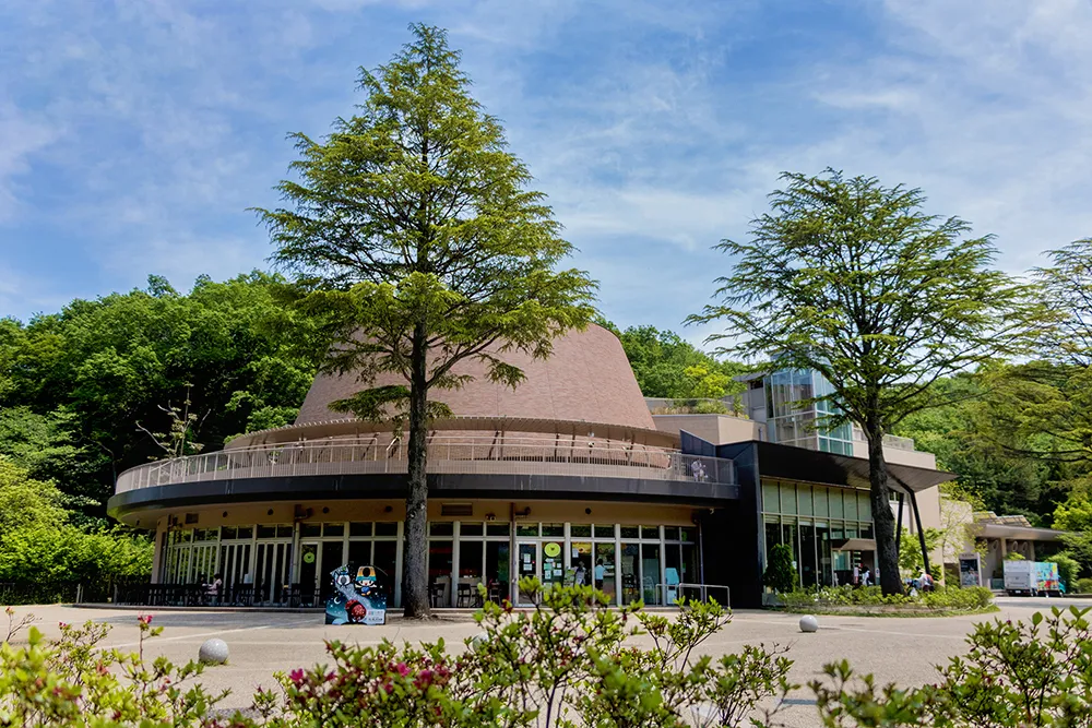 川崎市生田緑地（東口ビジターセンター・川崎市岡本太郎美術館・川崎市立日本民家園・かわさき宙（そら）と緑の科学館）3