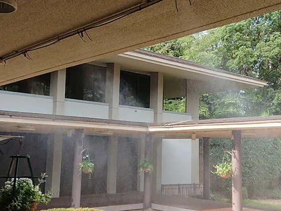 回廊ミストシャワー設置