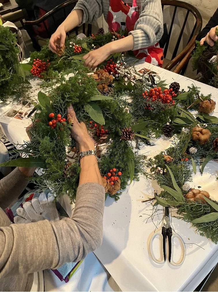 大人のワークショップ～Xmaswreath作り～を開催しました！